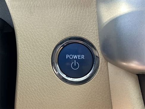 Used 2018 Toyota Highlander Limited image 11