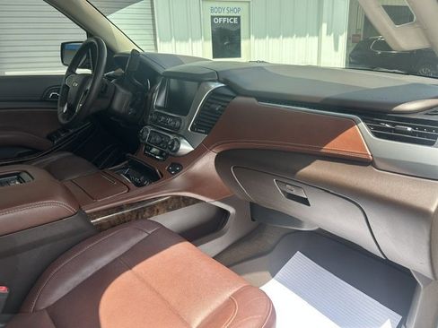 Used 2017 Chevrolet Tahoe Premier AWD/4WD image 13