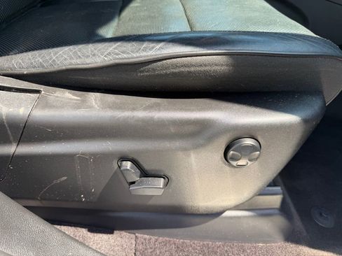 Used 2018 Jeep Grand Cherokee Overland image 33