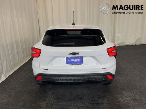 Used 2024 Chevrolet Trax RS w/ Driver Confidence Package image 29