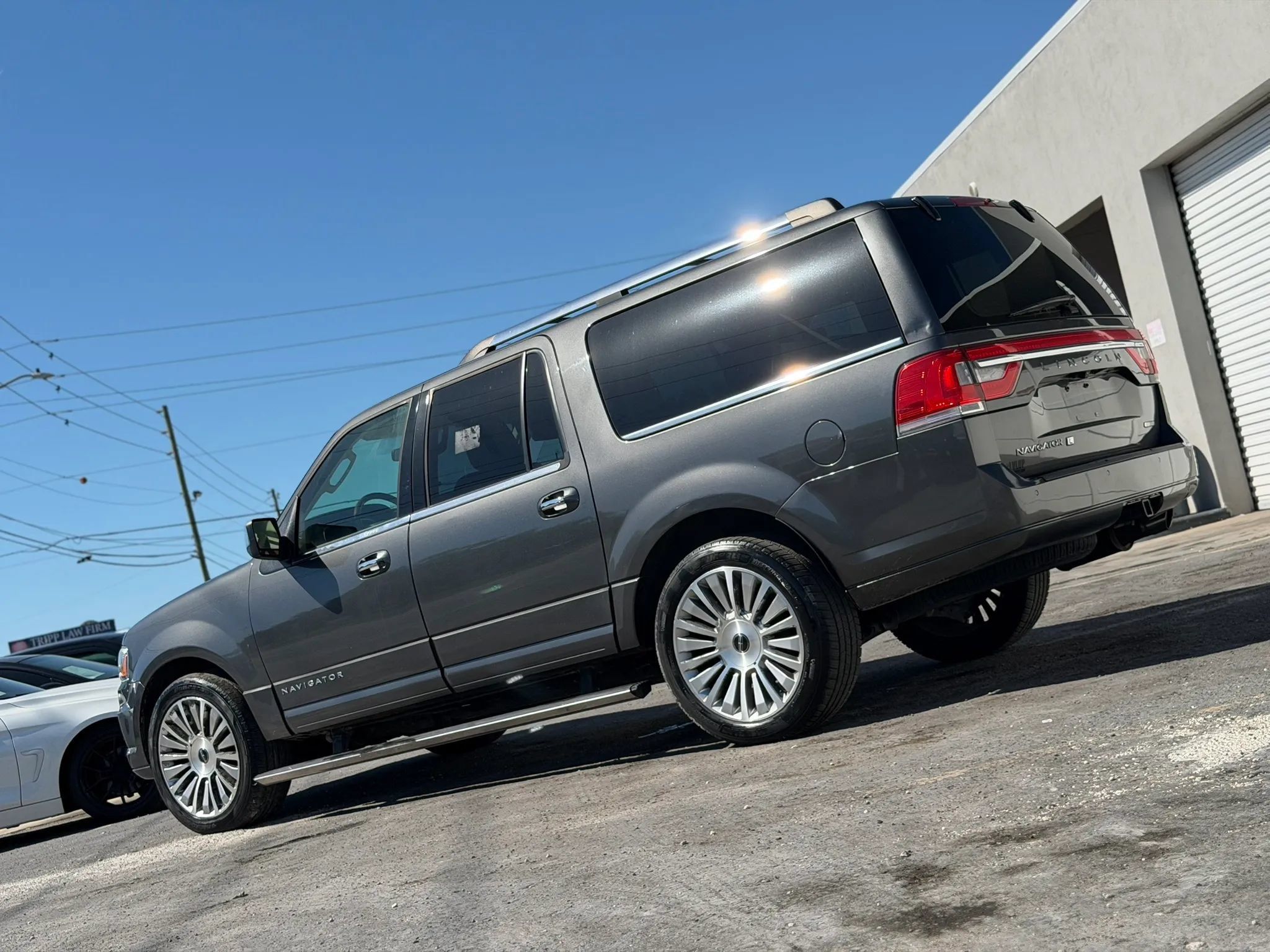 Used 2015 Lincoln Navigator L 4WD w/ Equipment Group 101A Reserve image 4