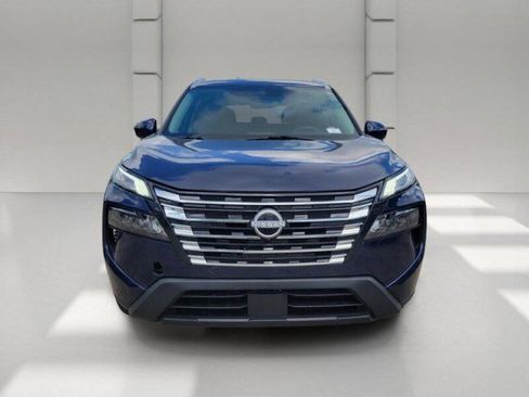 Used 2025 Nissan Rogue SV w/ SV Premium Package FWD image 2