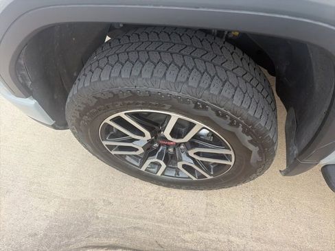 Used 2025 GMC Sierra 1500 AT4 w/ AT4 Premium Package image 5