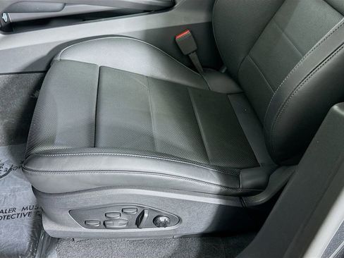 Used 2024 Porsche Macan 4 Electric image 22