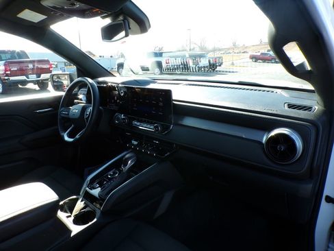 Used 2023 Chevrolet Colorado LT w/ LT Convenience Package II image 15