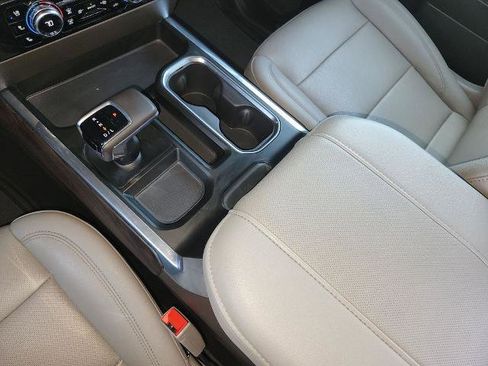 Used 2023 GMC Sierra 1500 SLT AWD/4WD image 22