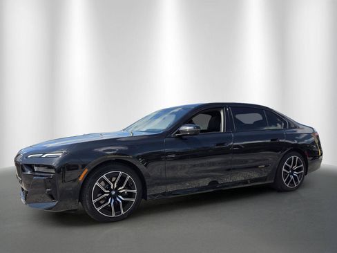 New 2026 BMW 740i RWD image 3