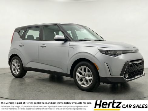 Used 2025 Kia Soul LX w/ LX Technology Package FWD image 1