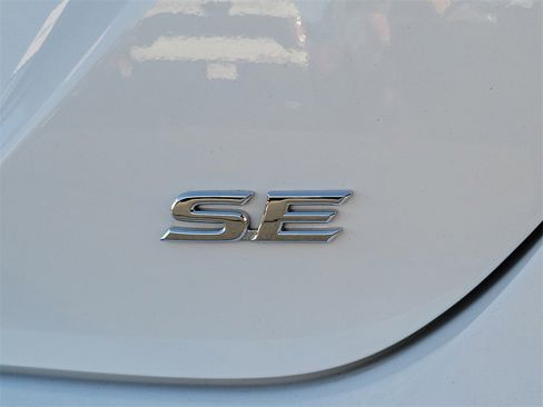 Used 2023 Toyota Camry SE image 23