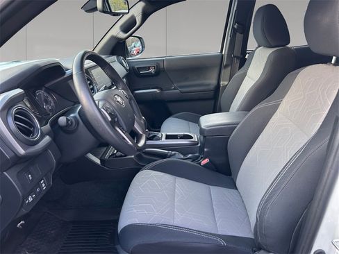 Used 2023 Toyota Tacoma TRD Sport w/ Technology Package image 10