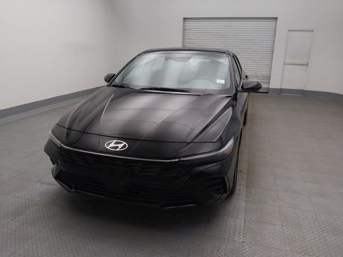 Used 2025 Hyundai Elantra SEL image 15