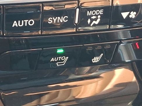 Certified 2024 Acura MDX SH-AWD w/ Technology Package image 27