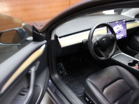 Used 2023 Tesla Model 3 Standard Range image 25