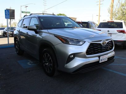 Used 2021 Toyota Highlander XLE