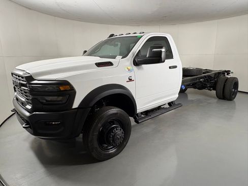 New 2026 RAM 5500 Tradesman AWD/4WD image 4