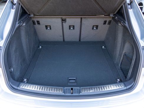 New 2026 Porsche Macan image 49