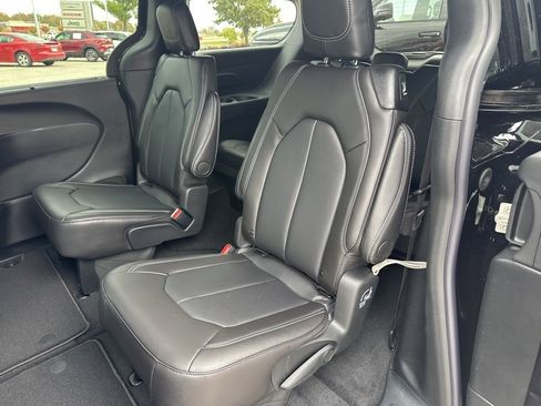 New 2026 Chrysler Pacifica Select image 45