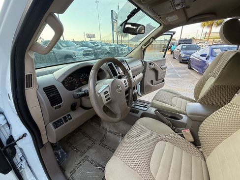 Used 2016 Nissan Frontier SV RWD image 20