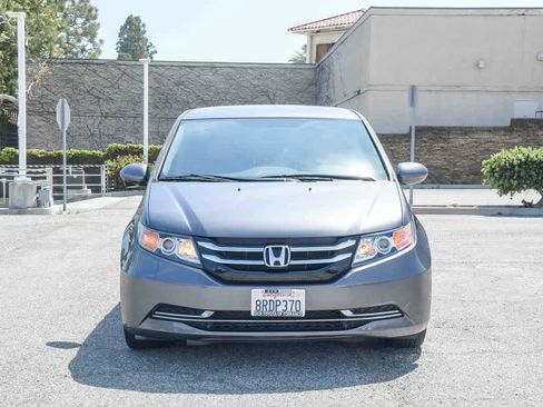 Used 2017 Honda Odyssey SE image 2