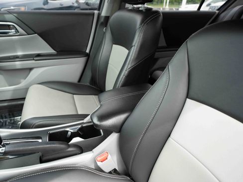 Used 2015 Honda Accord LX image 10