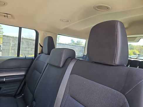 Used 2019 Ford Flex SE image 16