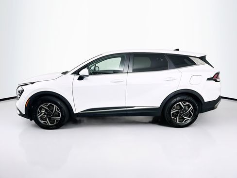 Used 2025 Kia Sportage LX FWD image 4