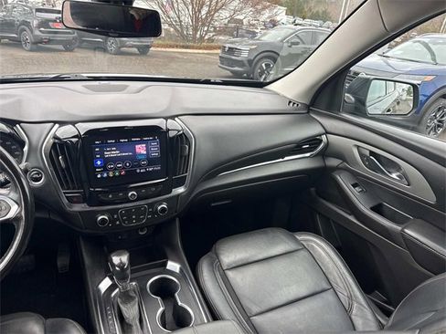 Used 2021 Chevrolet Traverse RS w/ LPO, Cargo Package image 19