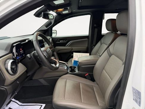 Certified 2024 Chevrolet Colorado ZR2 w/ ZR2 Convenience Package III image 9