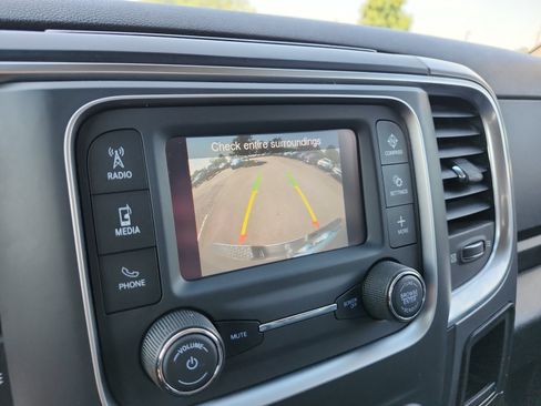 Used 2022 RAM 1500 Classic SLT RWD image 17