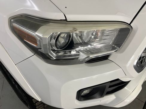 Used 2017 Toyota Tacoma TRD Sport w/ Premium & Technology Package image 34