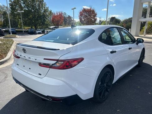 New 2026 Toyota Camry Hybrid FWD image 5