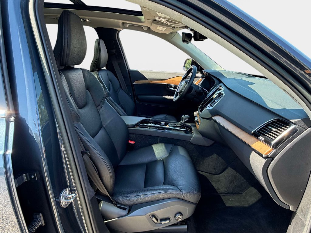 Used 2022 Volvo XC90 T6 Momentum w/ Advanced Package AWD/4WD image 9