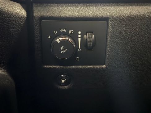 Used 2016 Jeep Grand Cherokee Laredo 75th Anniversary AWD/4WD image 14