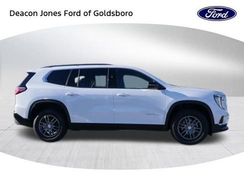 Used 2025 GMC Acadia Elevation image 2