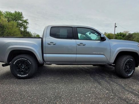 Used 2020 Toyota Tacoma SR5 AWD/4WD image 6