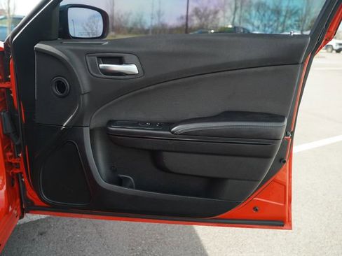 Used 2018 Dodge Charger SXT w/ Blacktop Package RWD image 21
