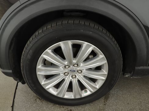 Used 2020 Ford Explorer Limited w/ Class III Trailer Tow Package image 6