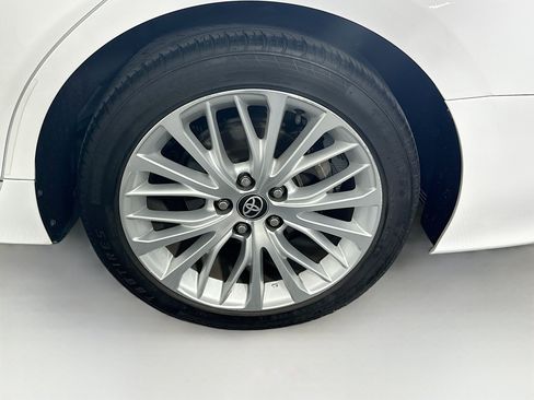 Used 2020 Toyota Camry XLE w/ Carpet Mat Package FWD image 11