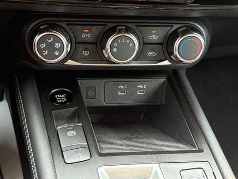 Certified 2025 Nissan Kicks SV AWD/4WD image 21