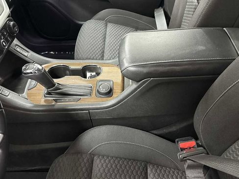 Used 2017 GMC Acadia SLE image 22