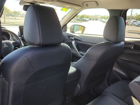 Used 2023 Mitsubishi Eclipse Cross SE image 13