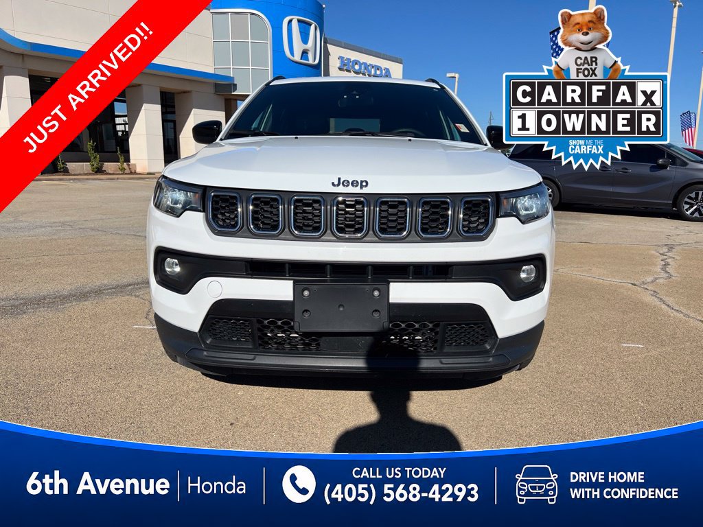 Used 2024 Jeep Compass Latitude AWD/4WD image 2
