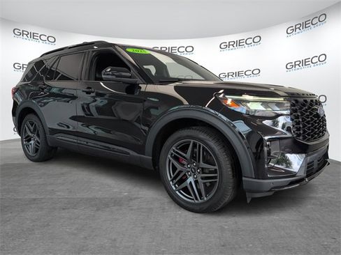 Used 2025 Ford Explorer ST image 1