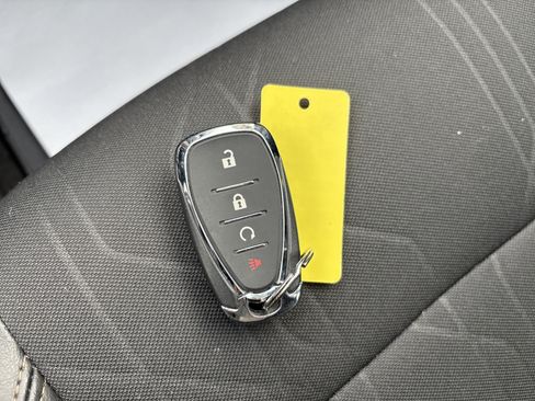 Used 2022 Chevrolet Trax LT w/ LT Convenience Package image 27