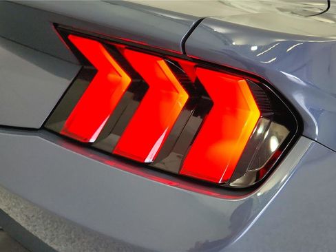 Used 2025 Ford Mustang GT RWD image 15