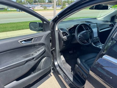 Used 2023 Ford Edge SEL w/ Convenience Package AWD/4WD image 2