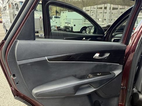 Used 2019 Kia Sorento S image 32