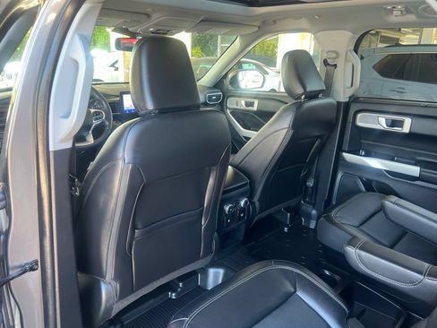 Used 2021 Ford Explorer Limited w/ Hybrid Equipment Group 310A AWD/4WD image 10