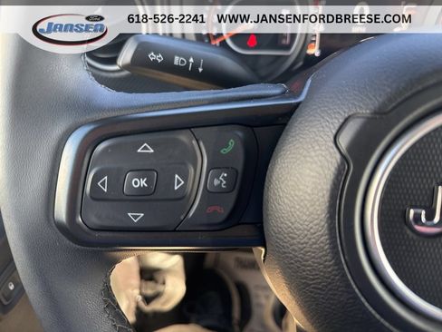 Used 2025 Jeep Wrangler Unlimited Rubicon AWD/4WD image 17