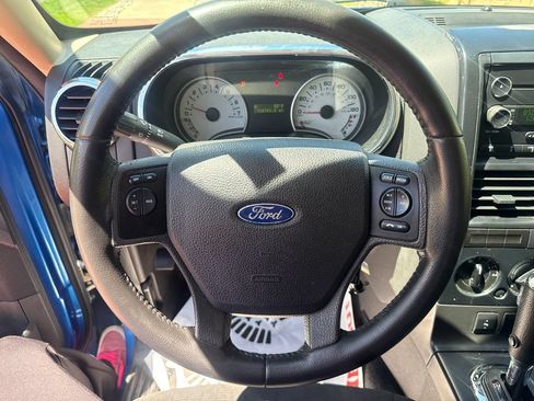 Used 2010 Ford Explorer Sport Trac XLT AWD/4WD image 13